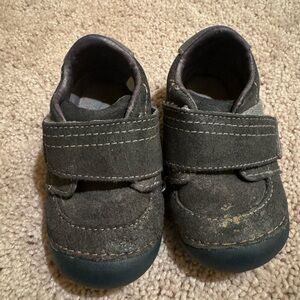 Stride Rite gray suede baby walker shoes, size 12 to 18 M.
